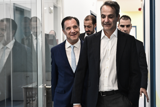 Ο Κυριάκος Μητσοτάκης με τον Αδωνι Γεωργιάδη στο νοσοκομείο Παίδων Αγ. Σοφία